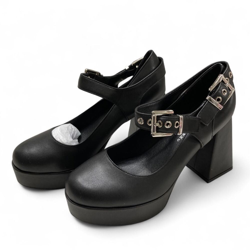Women's Black Courts